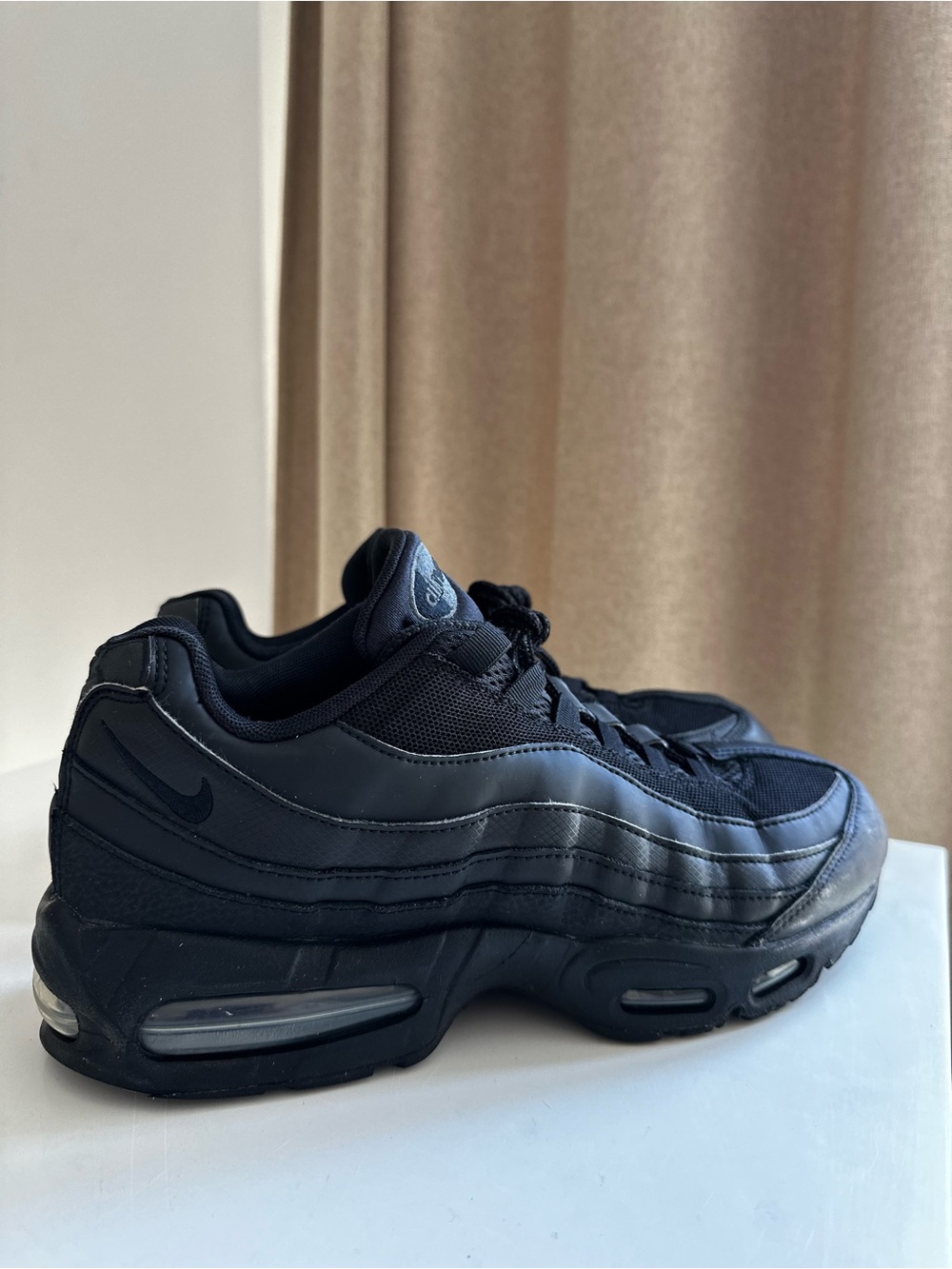 Nike Air Max 95 Black Sneakers – Men’s US 10.5